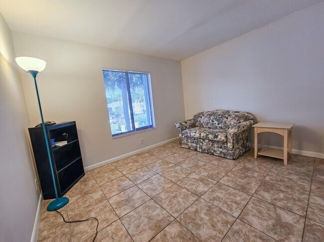 Building Photo - 3612 Alder Dr