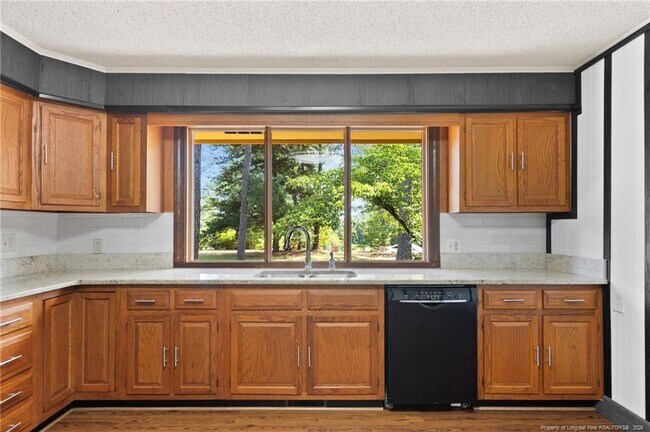 Building Photo - 3450 Cornell Dr