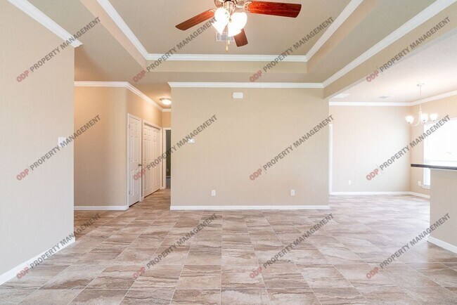 Building Photo - 2425 Bellmont