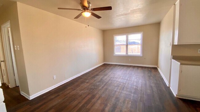 Building Photo - $0 First Month's Rent / $0 Deposit at Move-in