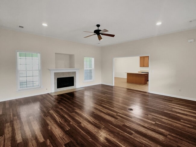 Building Photo - 2230 Cross Creek Dr