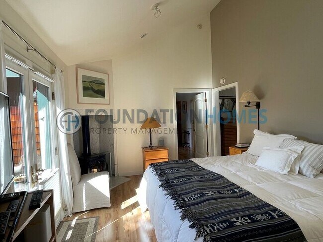 Building Photo - 45A Laurel Grove Ave