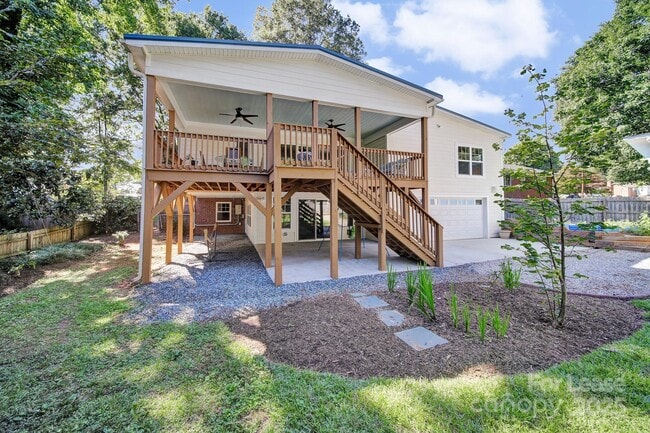 Primary Photo - 3222 Clark St