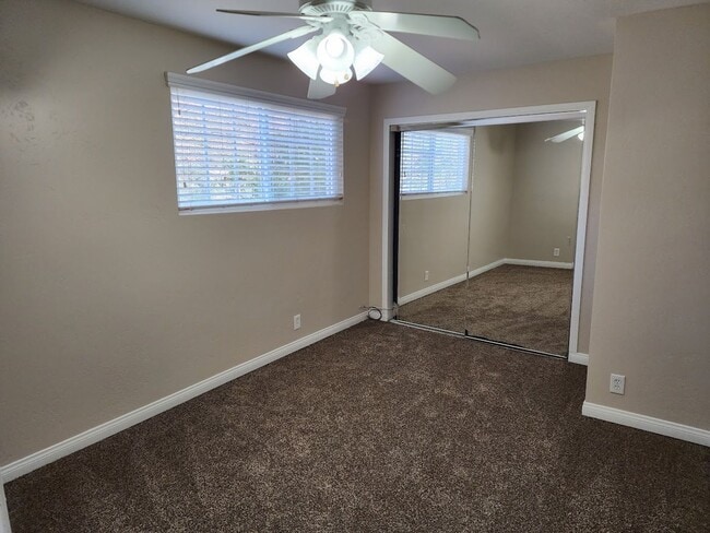 Building Photo - Single Level Fallbrook Home with 3 Bedrooms plus Office/Den.