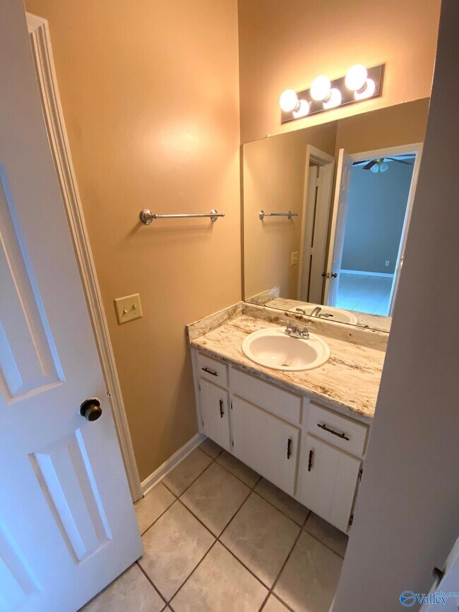 Building Photo - 8136 Oldfield Rd SW