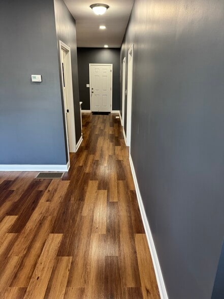 Building Photo - 2309 W 47th Pl