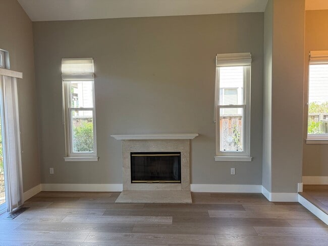 Building Photo - 413 Redrock Way