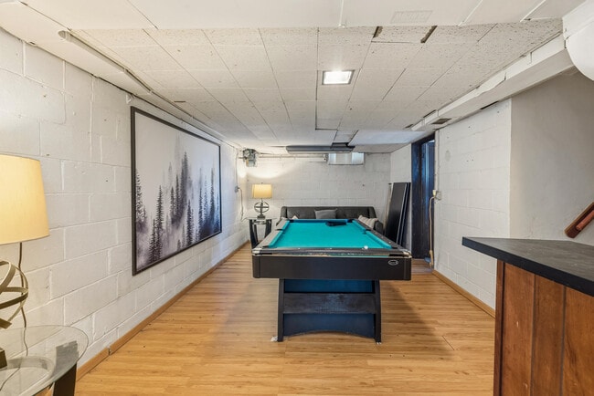 Building Photo - 446 N Powers St