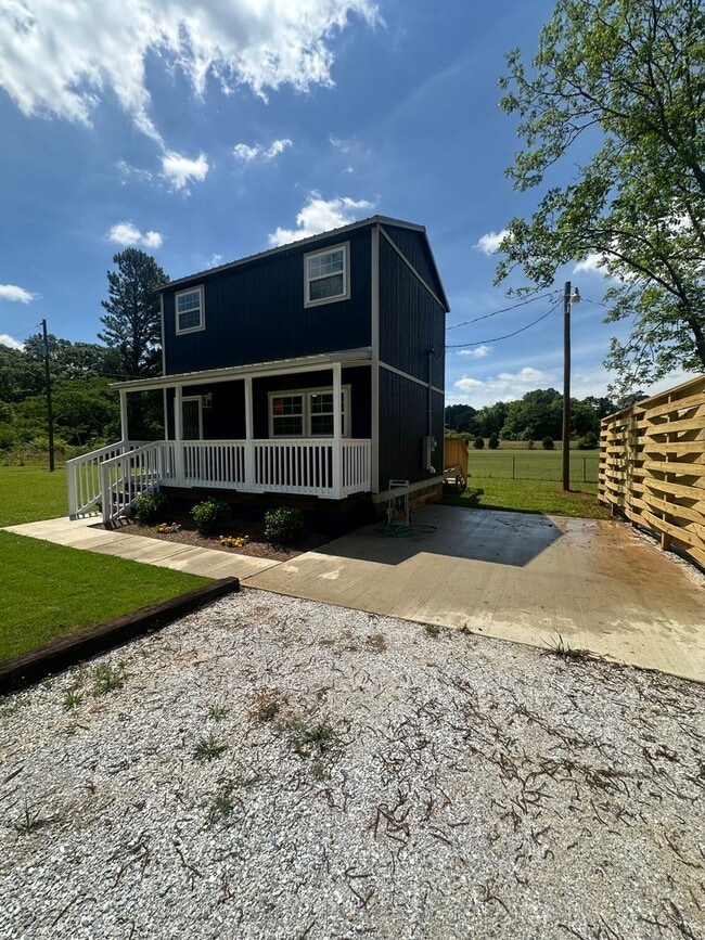 Building Photo - Tiny Home