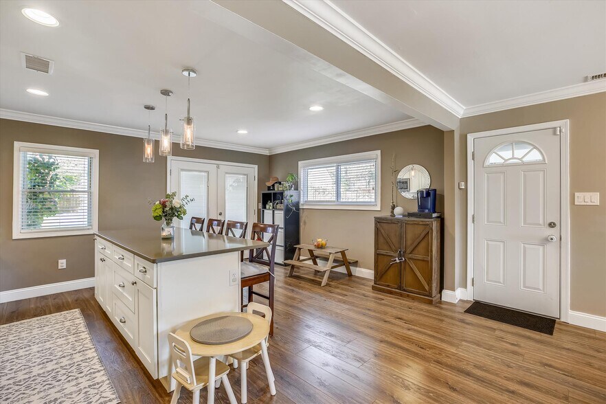 Kitchen - 13810 Parkland Dr