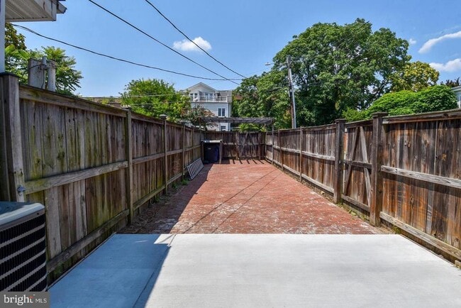 Building Photo - 518 N Patrick St