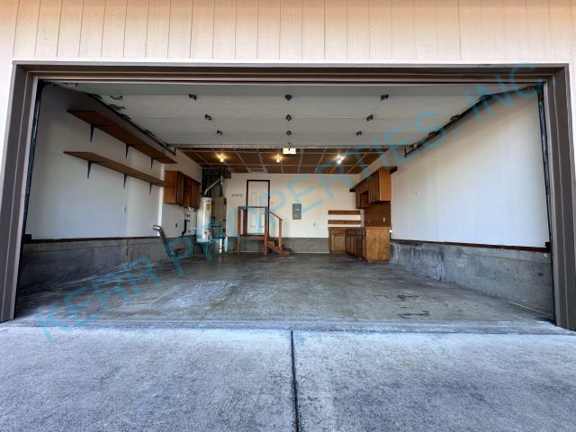Building Photo - 2530 NE Hale Ave