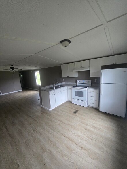 Building Photo - 36 Haney Park