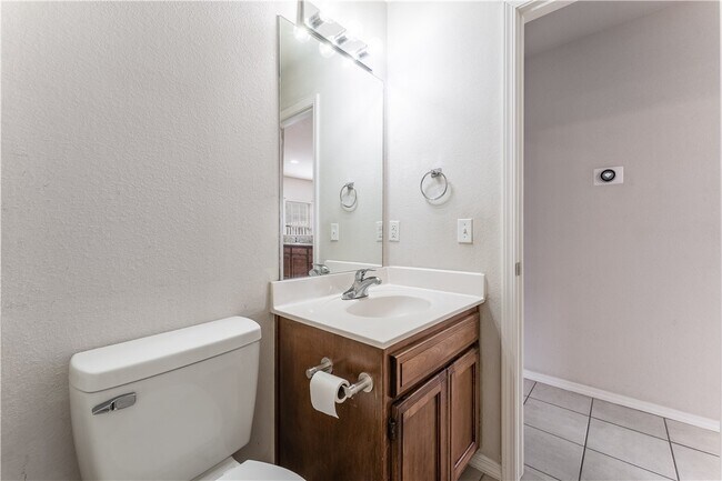 Building Photo - 3005 SW Deerfield Blvd