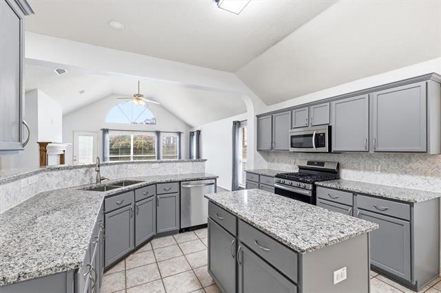 Building Photo - 6803 Woodcrest Ln