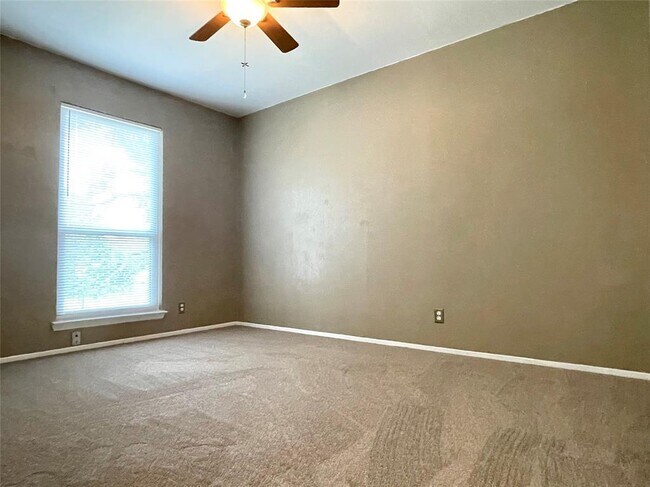 Building Photo - 1721 Timber Ridge Dr