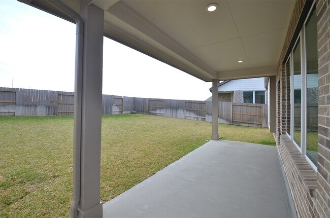 Building Photo - 5631 Pearl Vis Dr