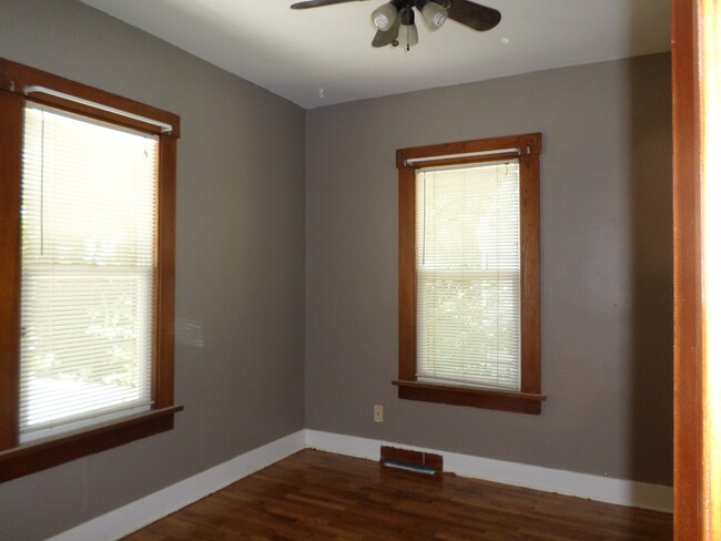 Building Photo - 4 bedroom for JUNE