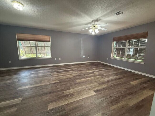 Building Photo - Gulf Breeze - Mandavilla - 3 bedroom, 2 bathroom