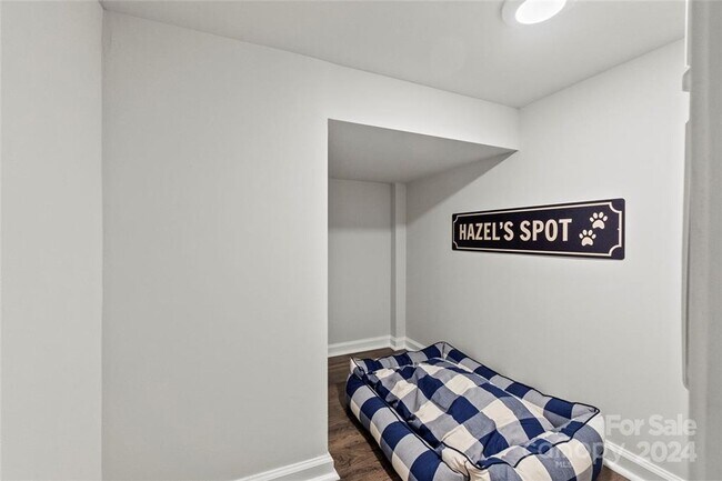 Building Photo - Captivating Family Home | 4 BR/3BA | 2 Car Garage | Backyard