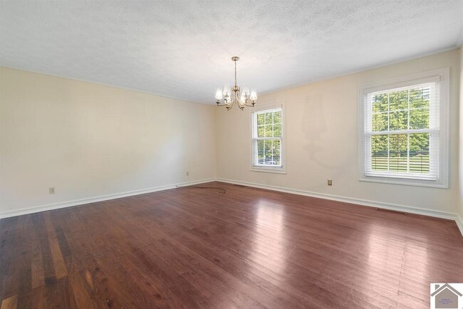 Building Photo - 51 Martin Cir