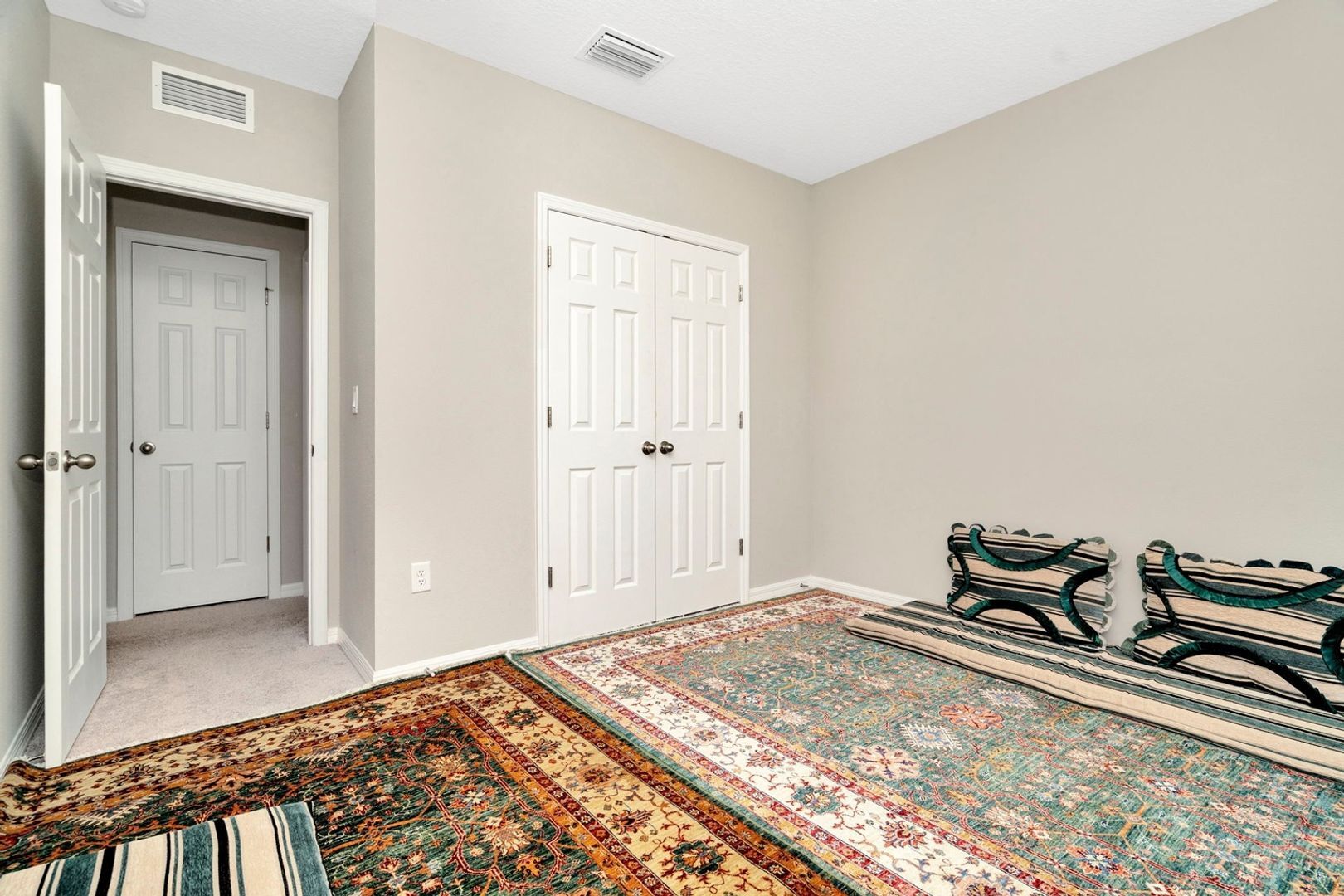 Building Photo - 12811 Twin Bridges Dr