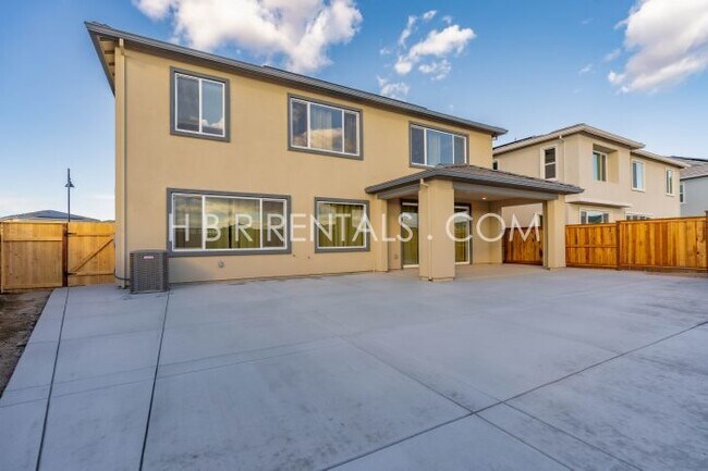 Building Photo - Spacious 4-Bedroom Haven with 4 Full Baths in Lathrop – 3,200 Sq. Ft. of Comfort and Style!