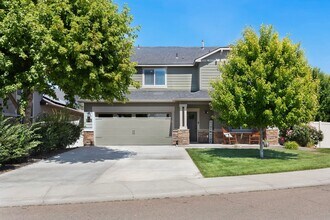 Building Photo - Stunning 5-Bedroom Family Home on a Corner...