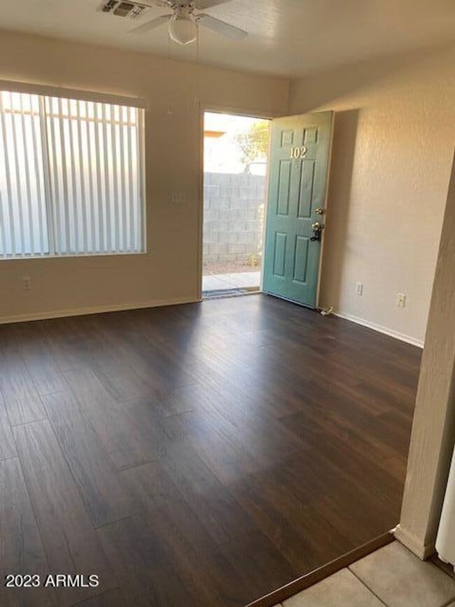 Building Photo - 2 BEDROOM IN APACHE JUNCTION!