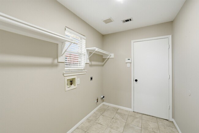 Building Photo - 11030 Desert Springs Cir