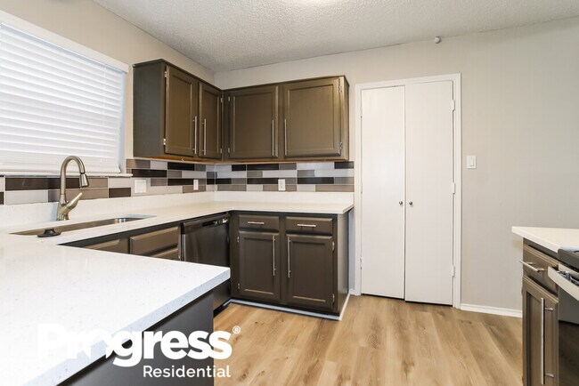 Building Photo - 1201 Cardinal Oaks Dr