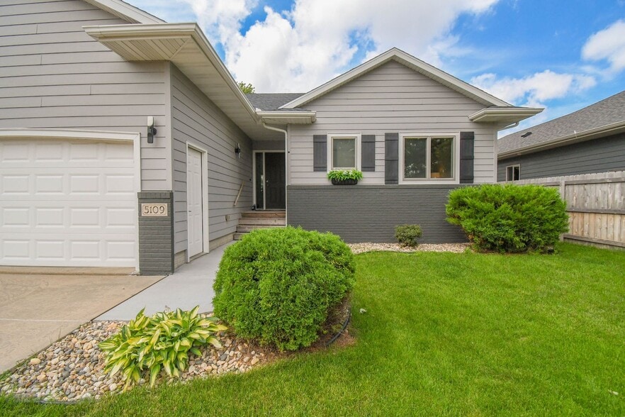 Building Photo - 5109 Manchester Ct