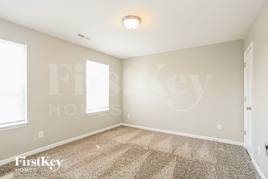 Building Photo - 9017 Sharpes Cir