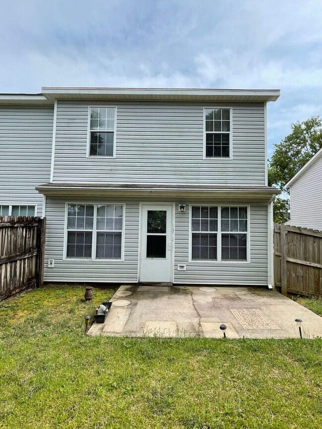 Building Photo - Quail Cove - Lawn Care & Pest Control Incl...