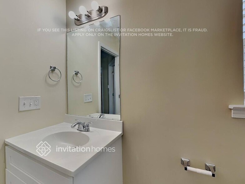 Building Photo - 6113 Mansura Dr