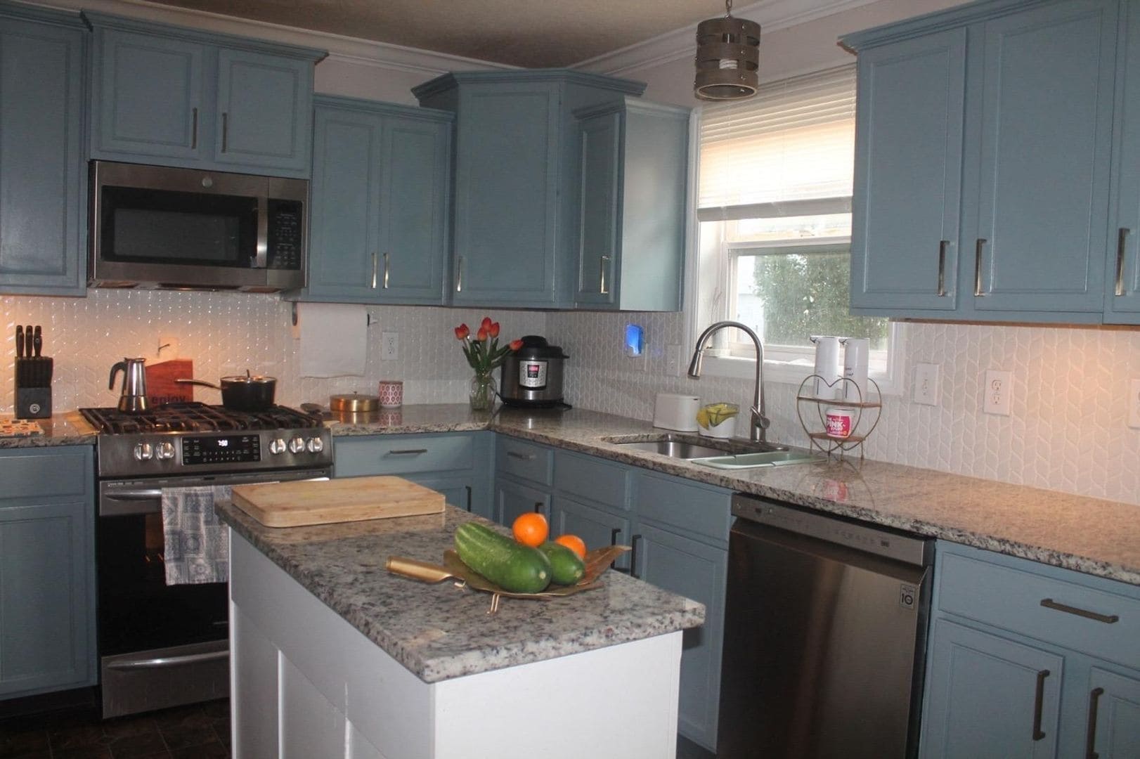 Building Photo - 457 Hemhill Dr
