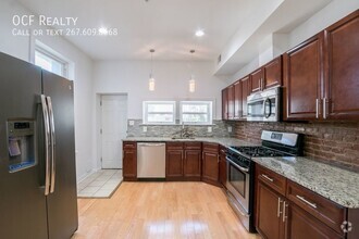 Building Photo - Stunning Three Bed Apartment in Point Breeze