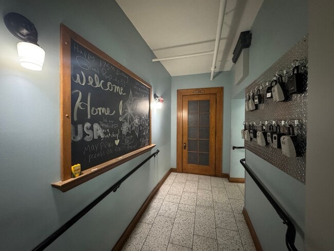 Building Photo - Desirable Union Square Corner Penthouse!