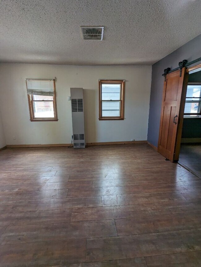 Building Photo - House for Rent- Bristol, SD
