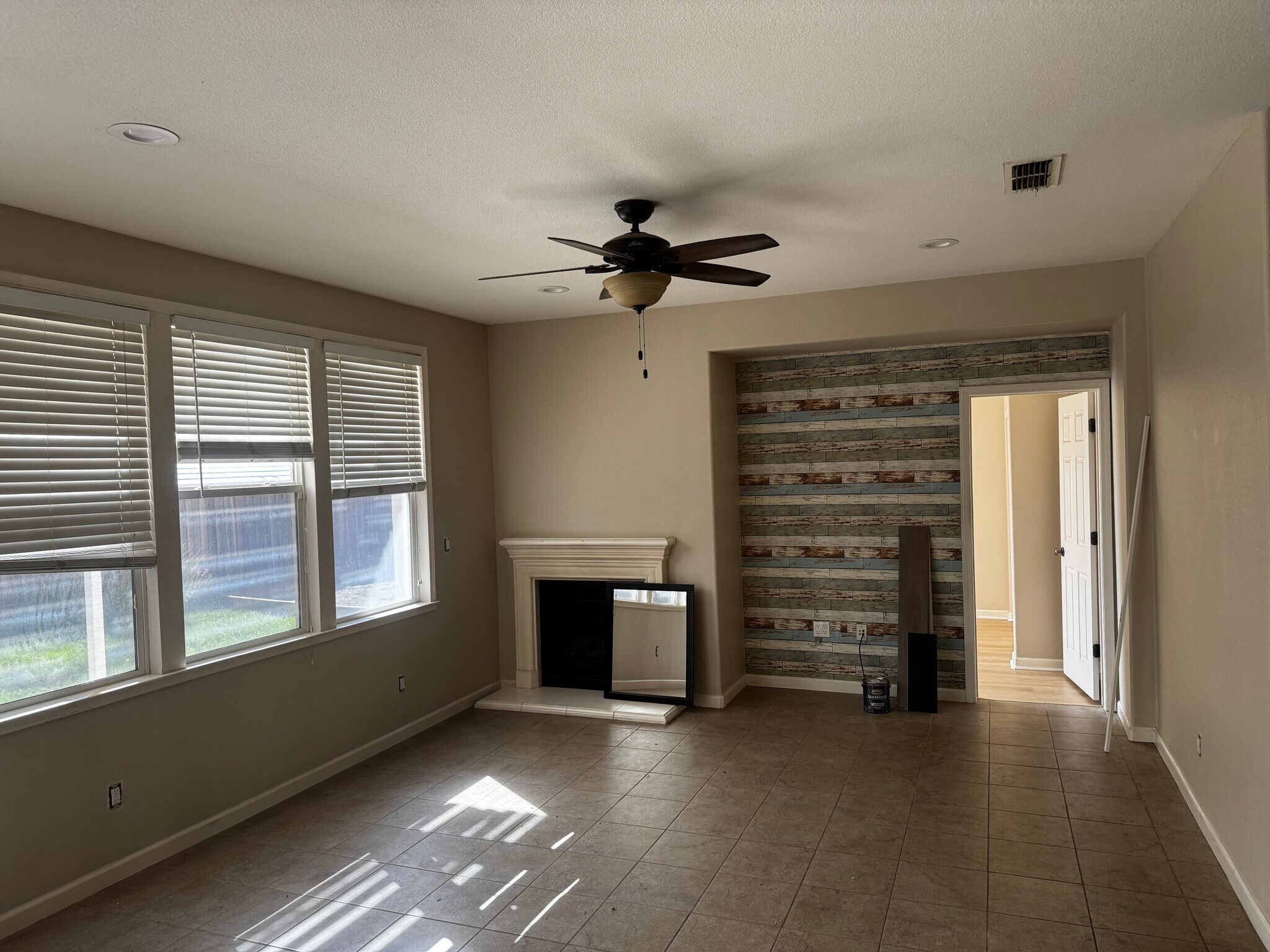 Building Photo - 5566 Frenchpark Ct