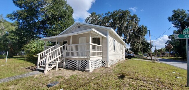 Building Photo - 829 Texas Ave