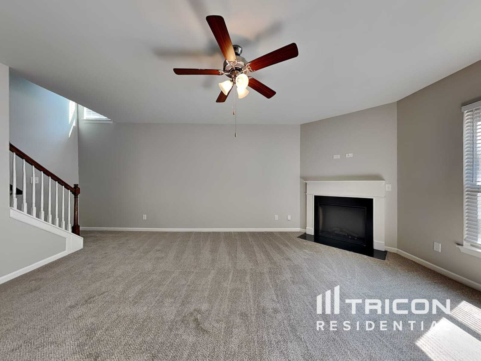 Building Photo - 1760 Long Acre Dr