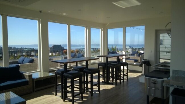 Building Photo - Junction Landing - Studio