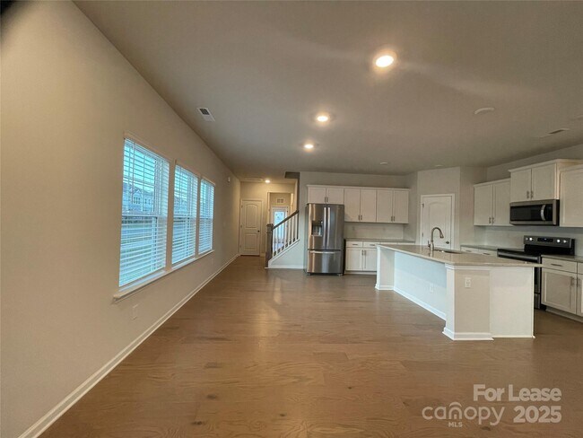 Building Photo - 403 Wescott St