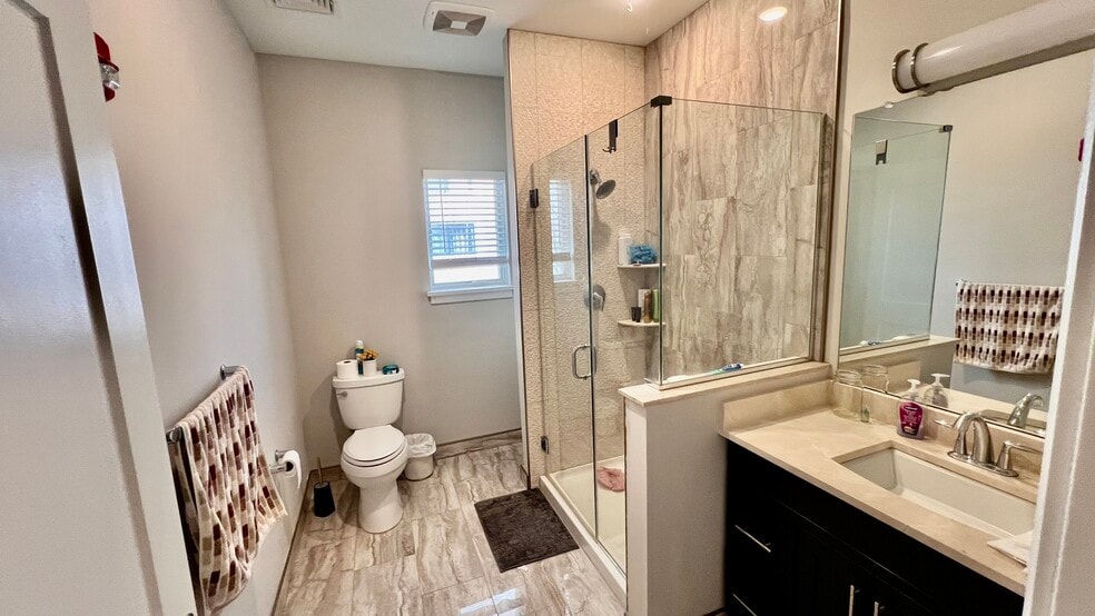 Building Photo - 140 Comet Way