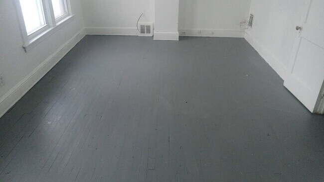 Building Photo - 441 Eddy Rd