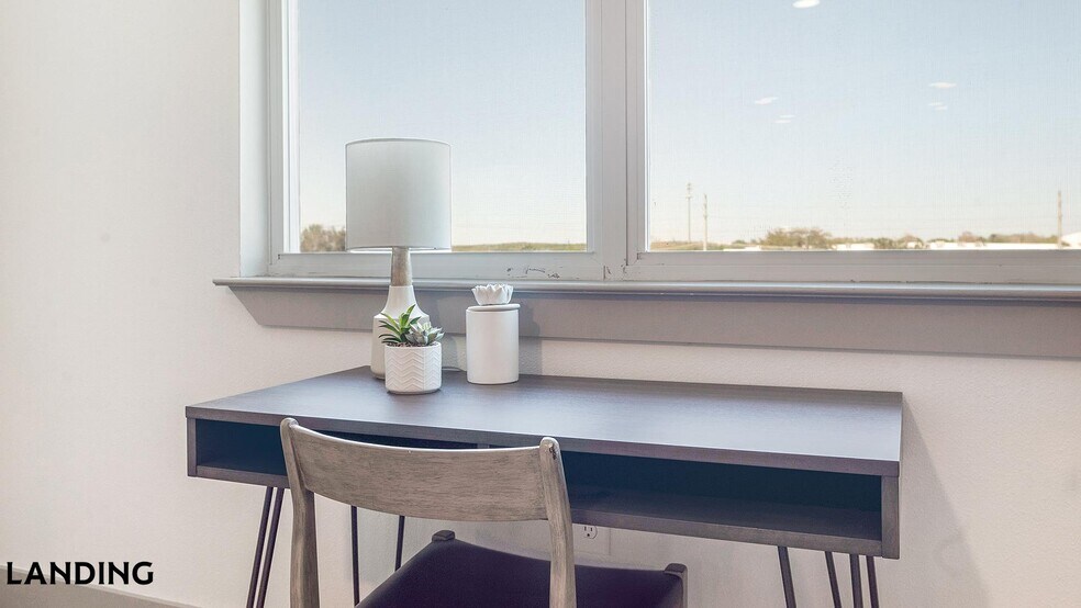 Building Photo - 2995 Railside Lp