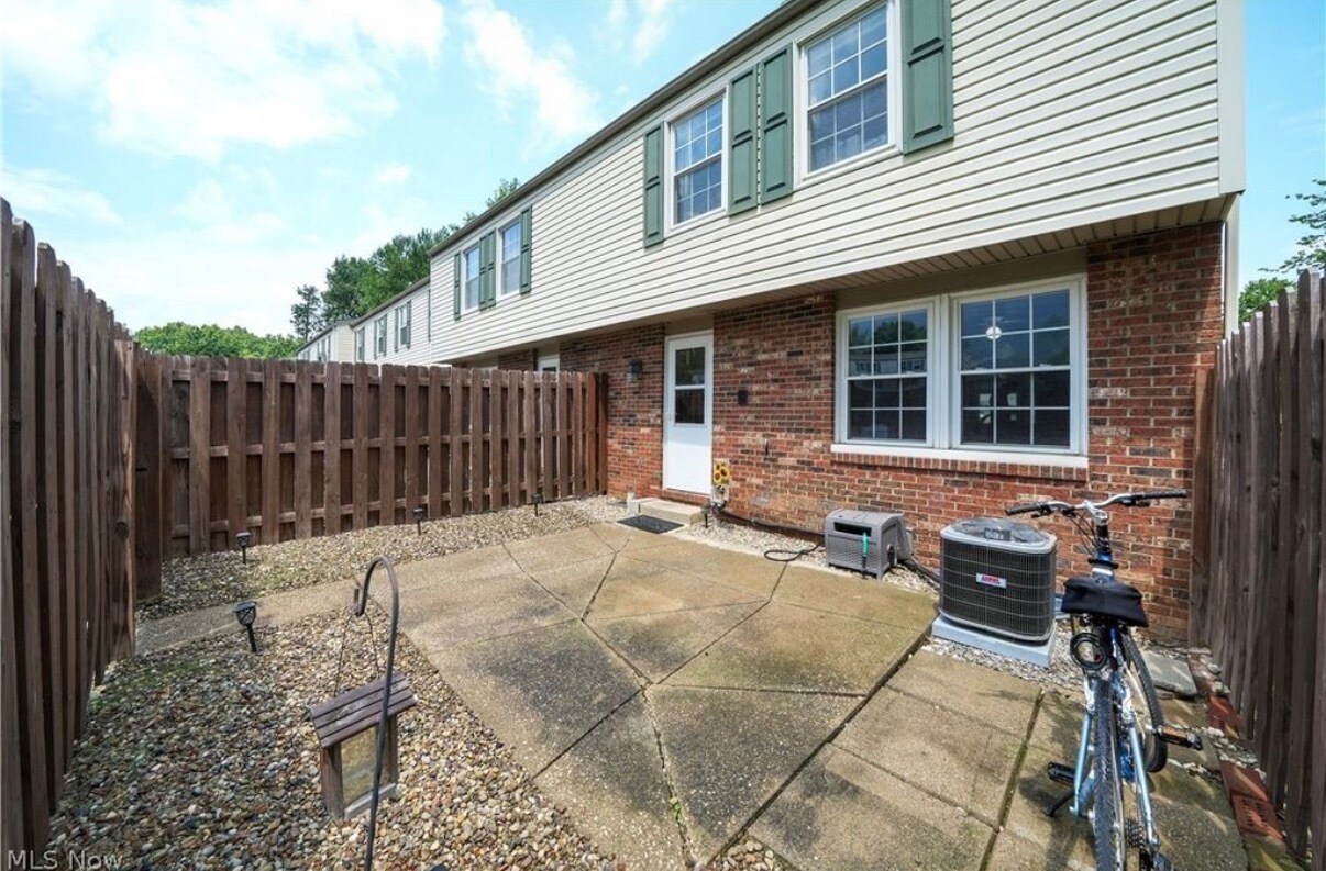 Building Photo - 1799 Higby Dr