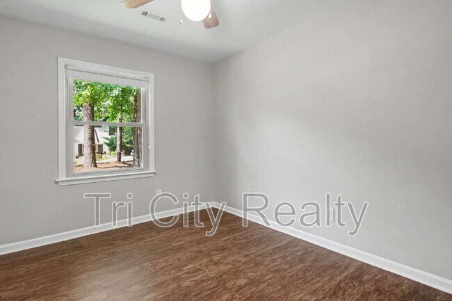 Building Photo - 317 Summer Pl