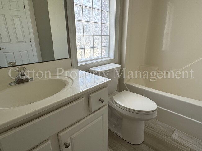 Building Photo - 7824 Sanderling Pl